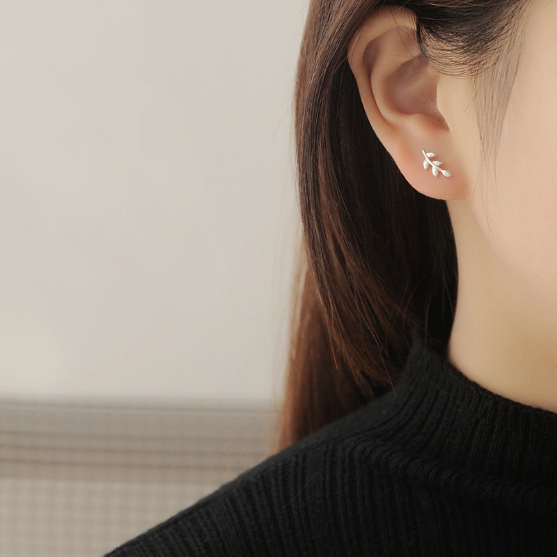 Luxyin 925 Silver Leaf Stud Earrings - Sweet & Simple