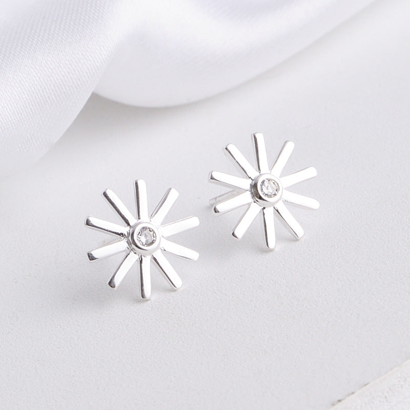 Luxyin Sparkling Sun Stud Earrings - 925 Silver