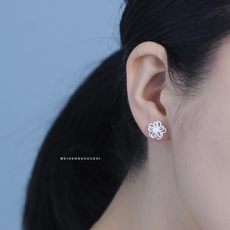 Luxyin 925 Sterling Silver Floral Stud Earrings
