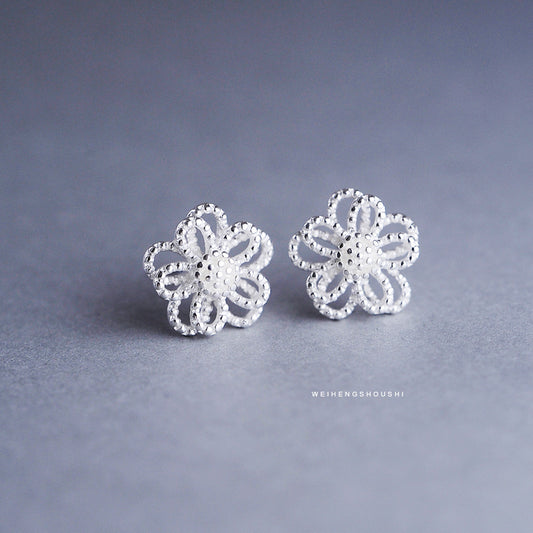 Luxyin 925 Sterling Silver Floral Stud Earrings