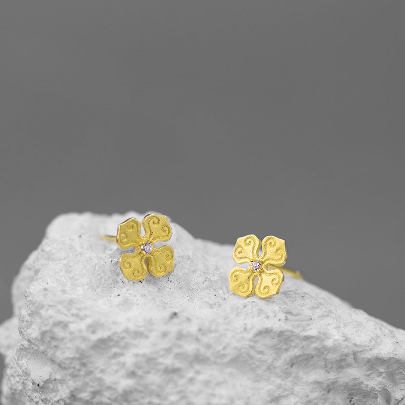 Luxyin Dazzling Bloom Sterling Silver Stud Earrings