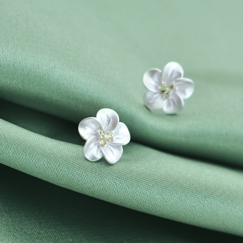 Luxyin S925 Sterling Silver Sparkling Flower Stud Earrings