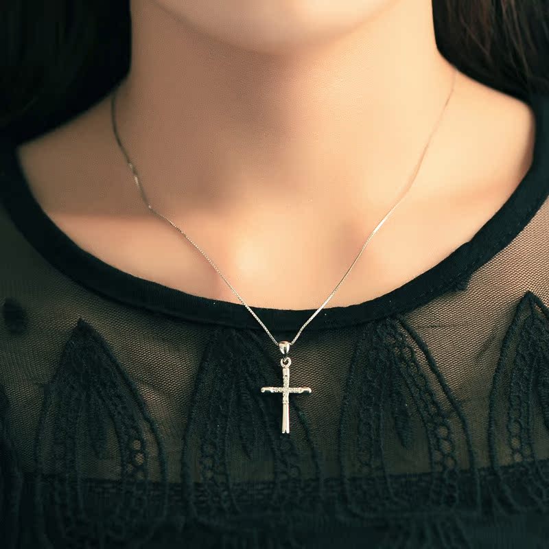 Luxyin Sterling Silver Cross Pendant Necklace