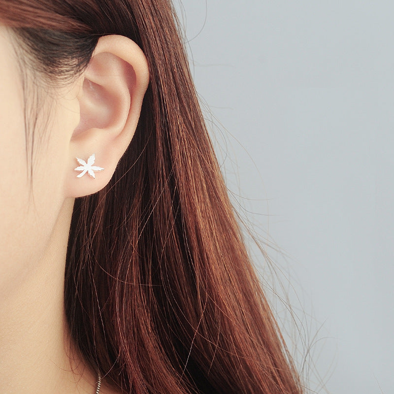 Luxyin 925 Sterling Silver Maple Leaf Stud Earrings