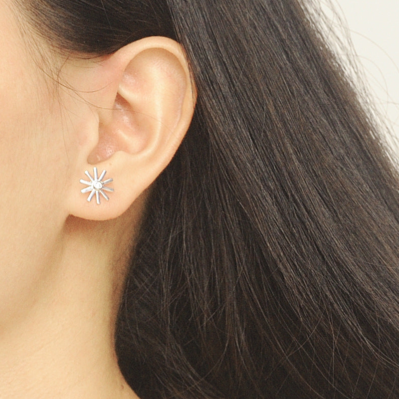 Luxyin Sparkling Sun Stud Earrings - 925 Silver