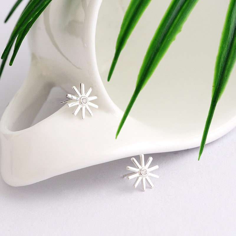 Luxyin Sparkling Sun Stud Earrings - 925 Silver