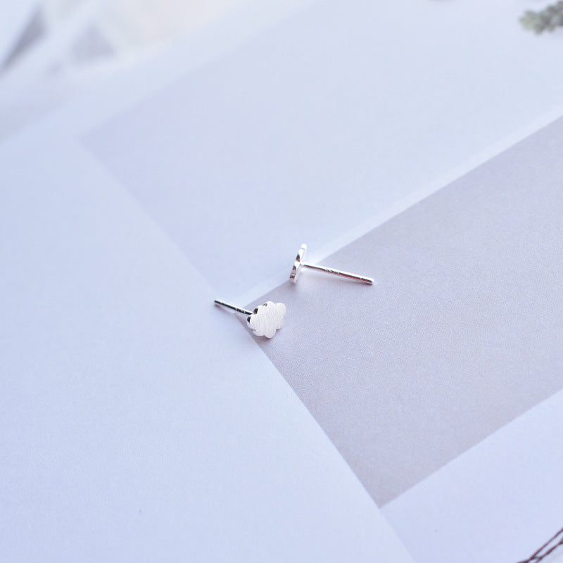Luxyin 925 Sterling Silver Mini Cloud Stud Earrings