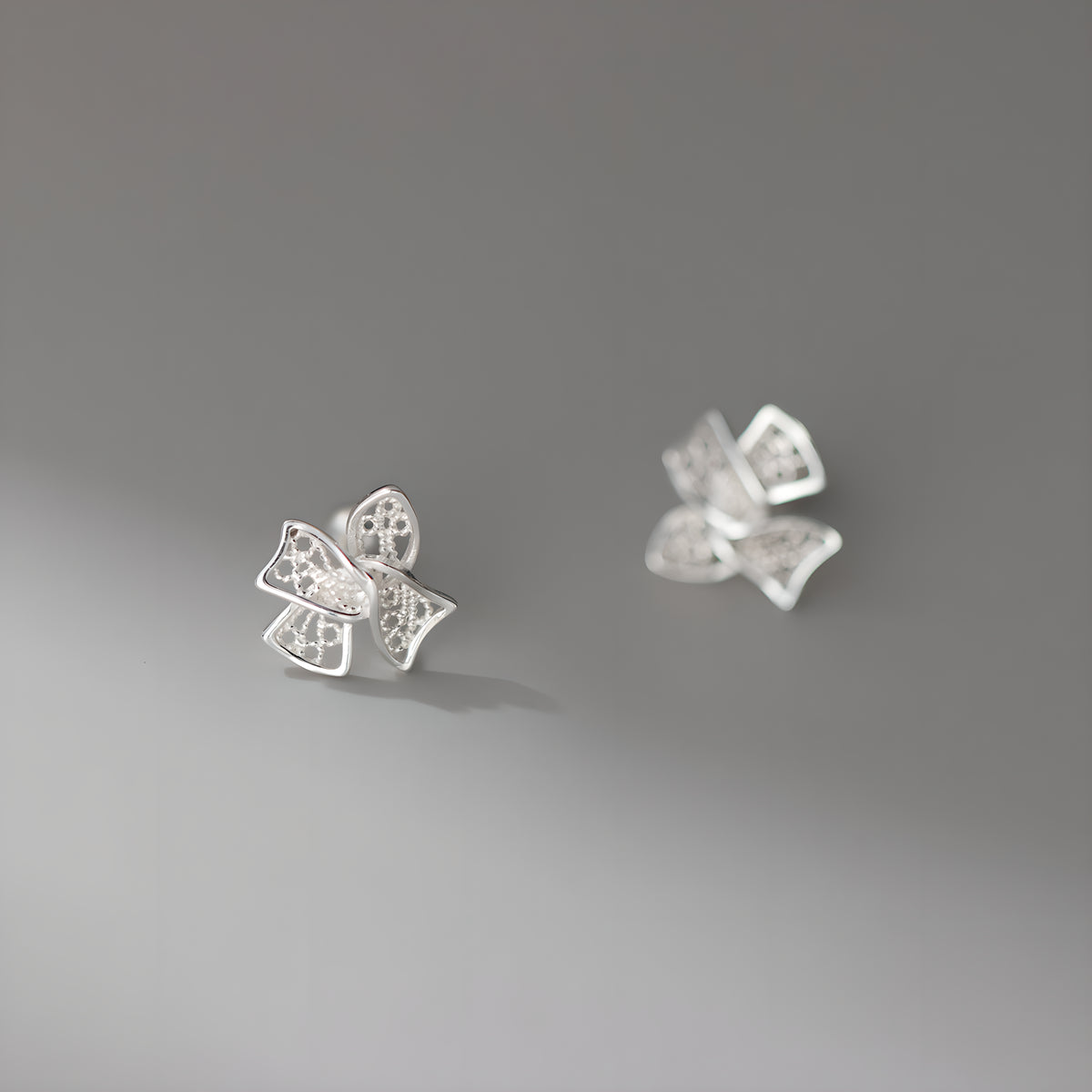 999 Pure Silver Hollow Filigree Bow Cartilage Stud Earrings