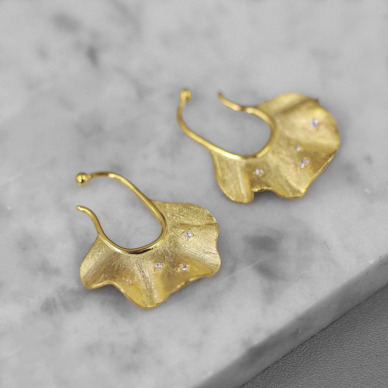 Luxyin Dazzling Silver Ripple Ear Cuff – No Piercing Needed!