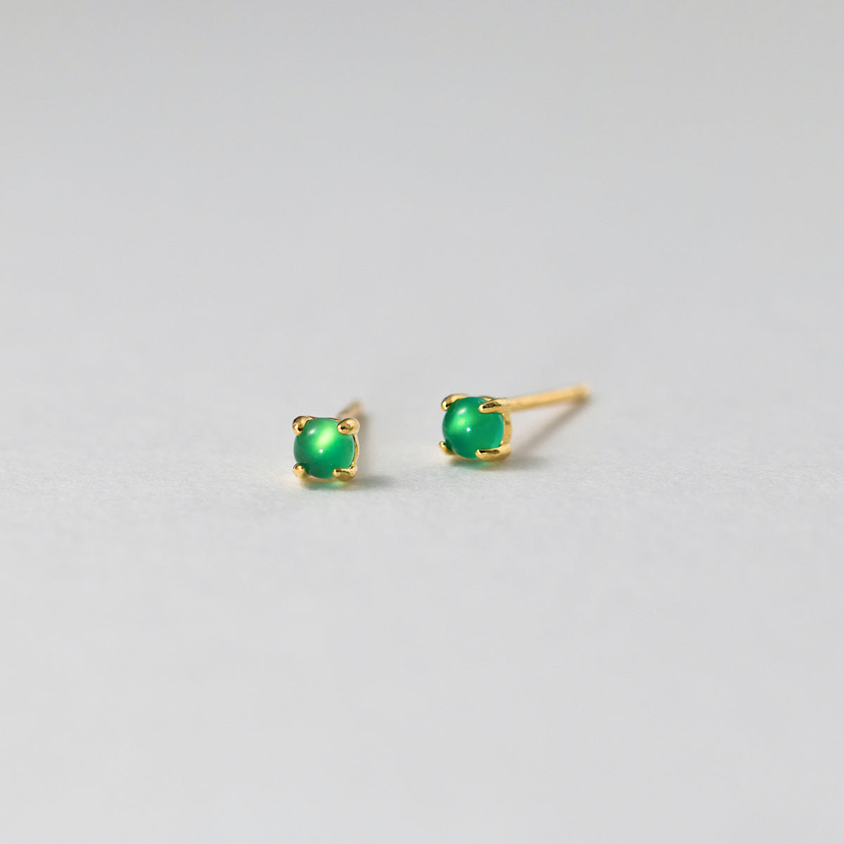 Green Chalcedony Round Stud Earrings S925 Sterling Silver