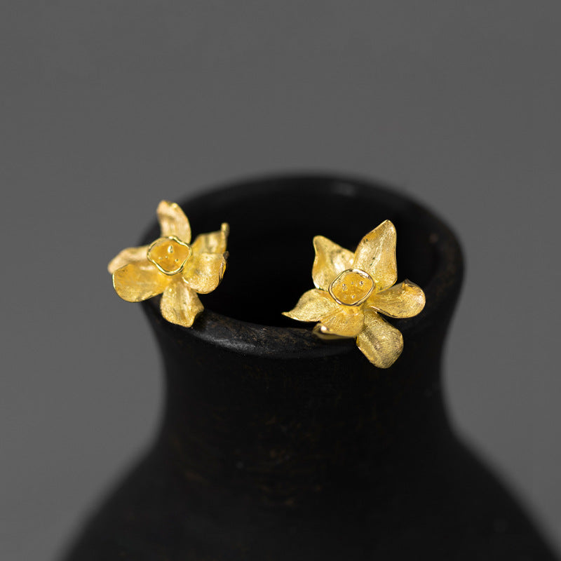 Luxyin Whispering Narcissus Silver Earrings: Elegant & Enchanting