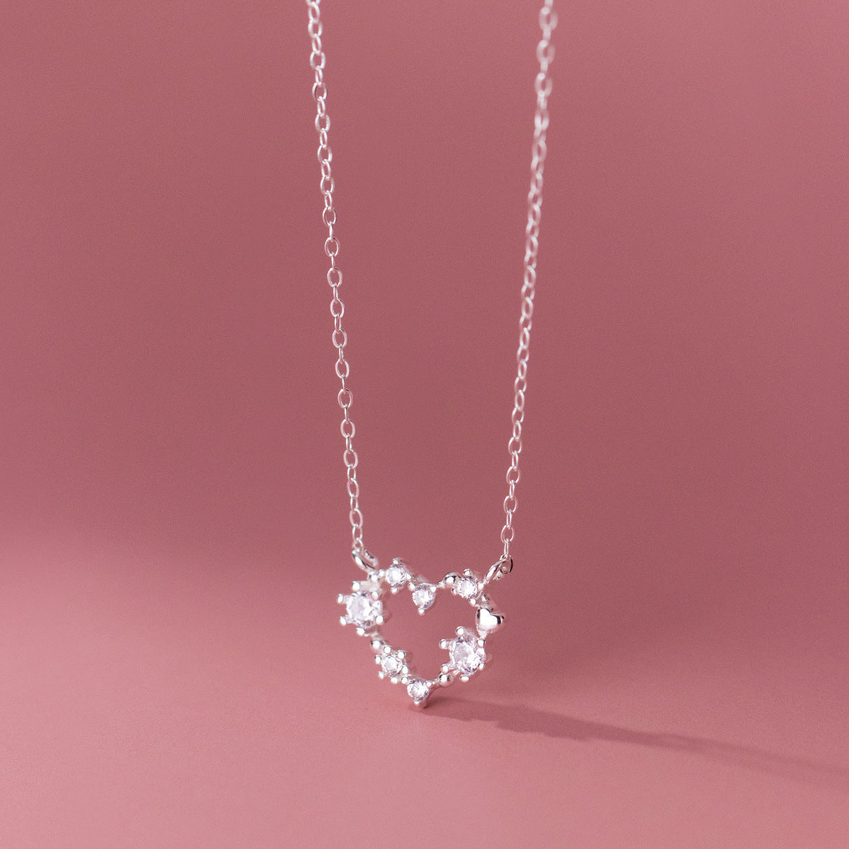 Luxyin S925 Sterling Silver Sparkling Heart Necklace