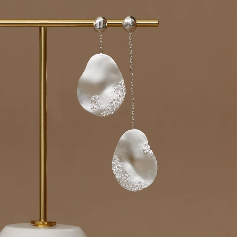 Luxyin Dancing Light Silver Earrings - Asymmetrical Elegance