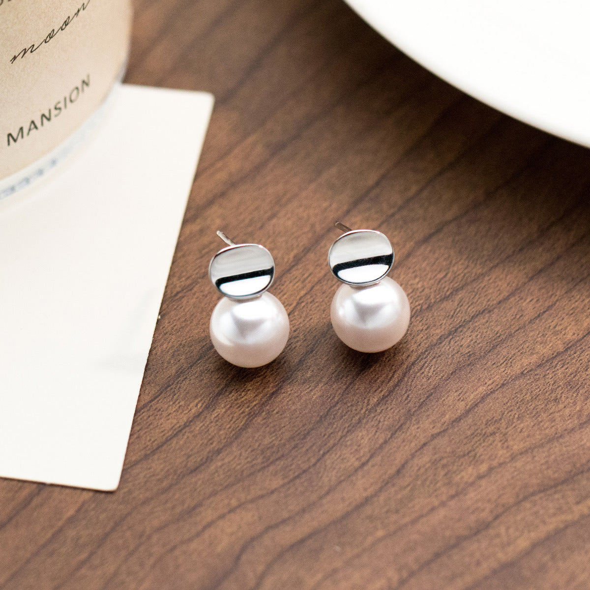 Luxyin S925 Sterling Silver Pearl Curve Stud Earrings