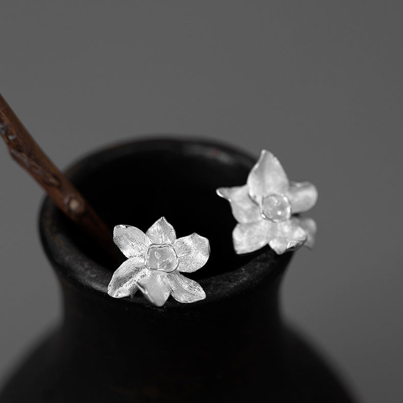 Luxyin Whispering Narcissus Silver Earrings: Elegant & Enchanting