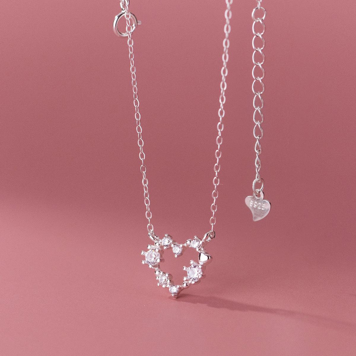 Luxyin S925 Sterling Silver Sparkling Heart Necklace