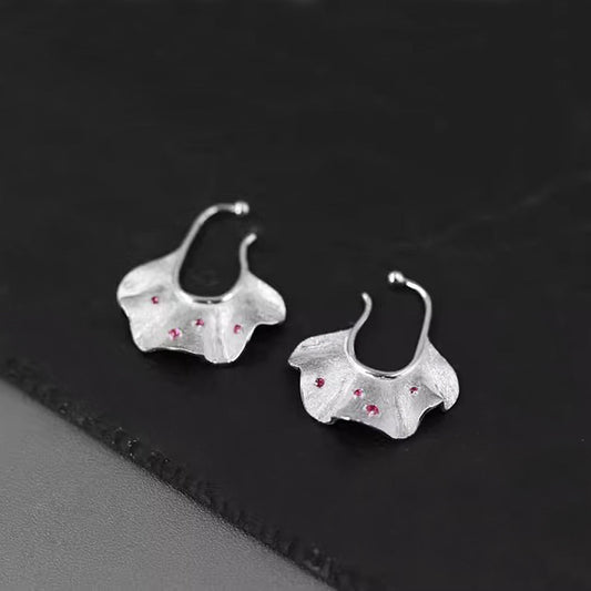 Luxyin Dazzling Silver Ripple Ear Cuff – No Piercing Needed!