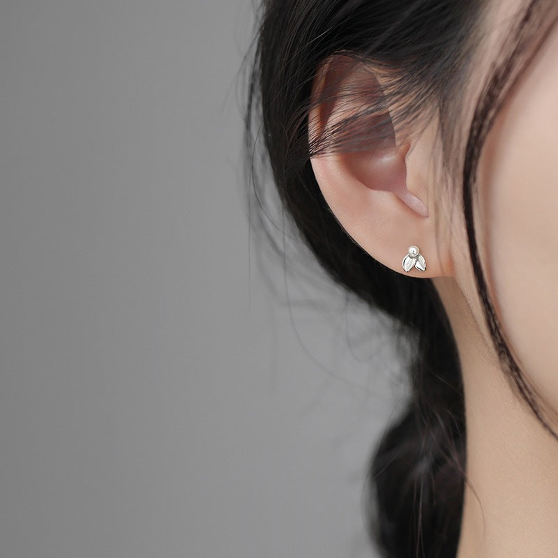 Luxyin S925 Sterling Silver Rosebud Stud Earrings