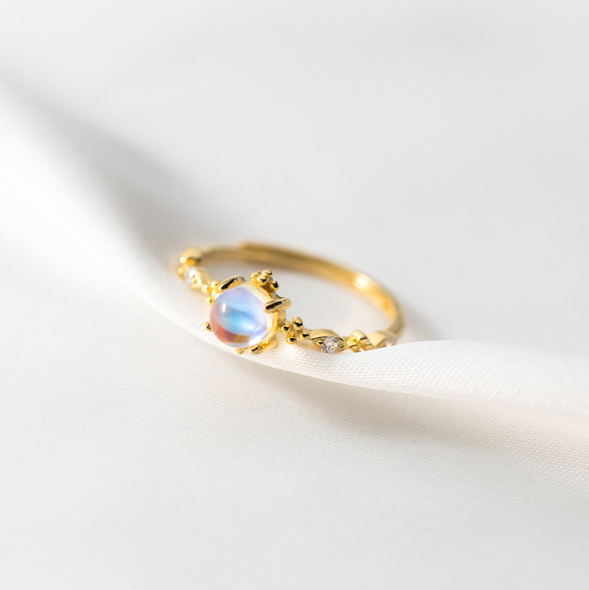 Luxyin S925 Silver Moonstone Dream Ring