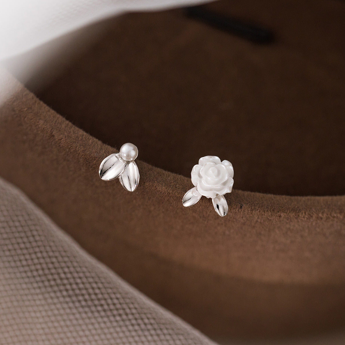 Luxyin S925 Sterling Silver Rosebud Stud Earrings