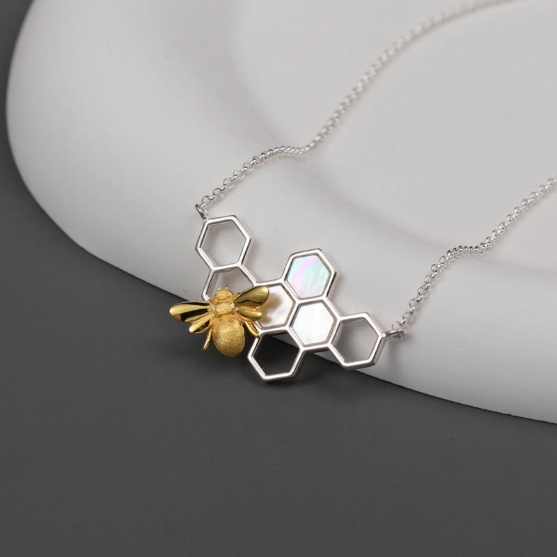Luxyin Honeycomb Buzz: Sterling Silver Bee Pendant