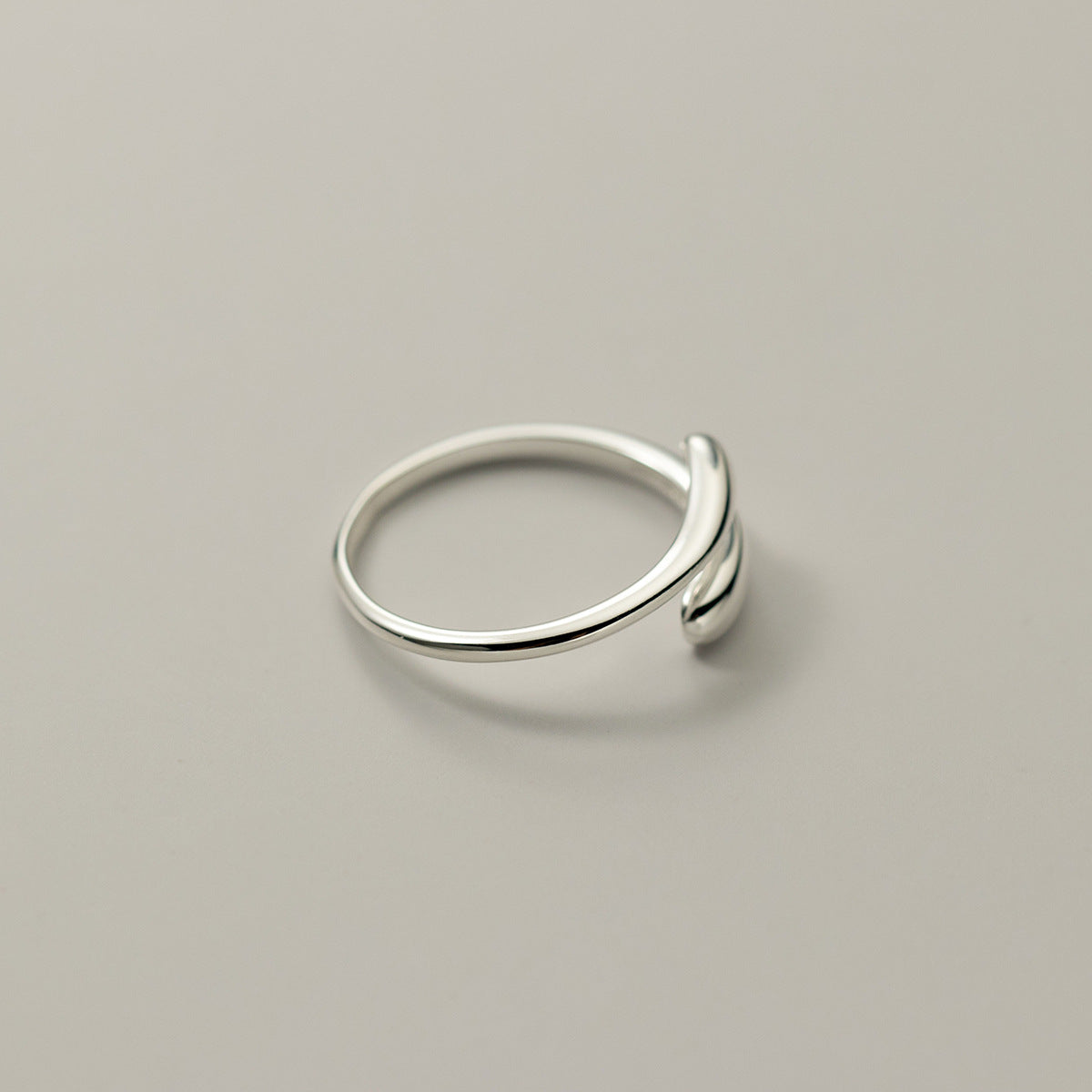 Luxyin S925 Sterling Silver Teardrop Open Ring