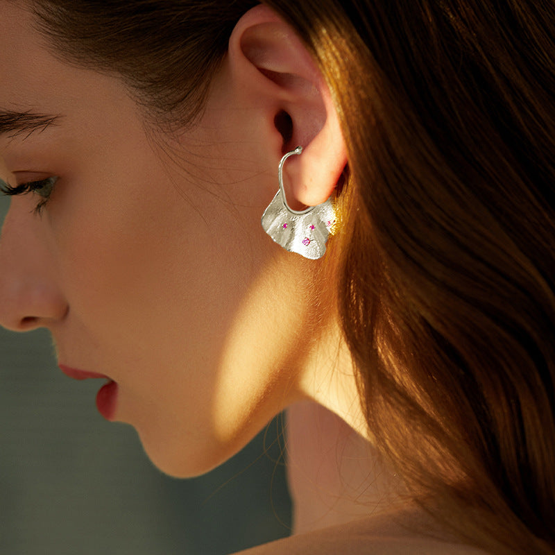 Luxyin Dazzling Silver Ripple Ear Cuff – No Piercing Needed!