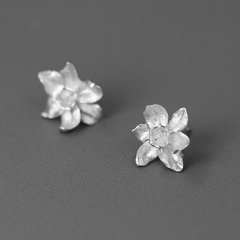 Luxyin Whispering Narcissus Silver Earrings: Elegant & Enchanting