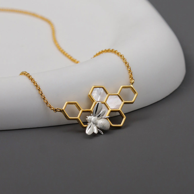 Luxyin Honeycomb Buzz: Sterling Silver Bee Pendant