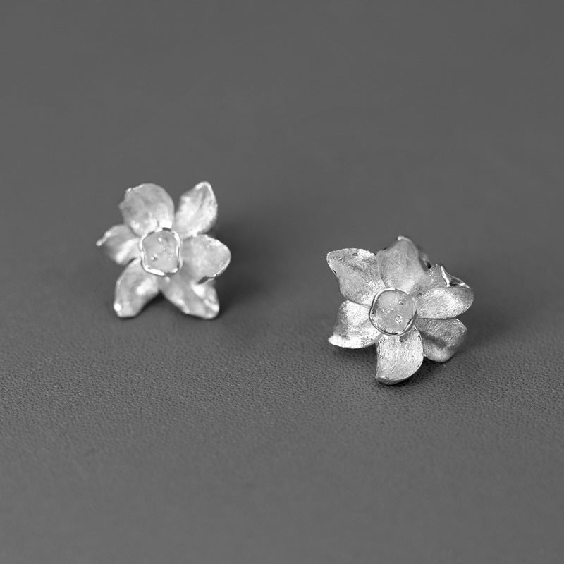 Luxyin Whispering Narcissus Silver Earrings: Elegant & Enchanting