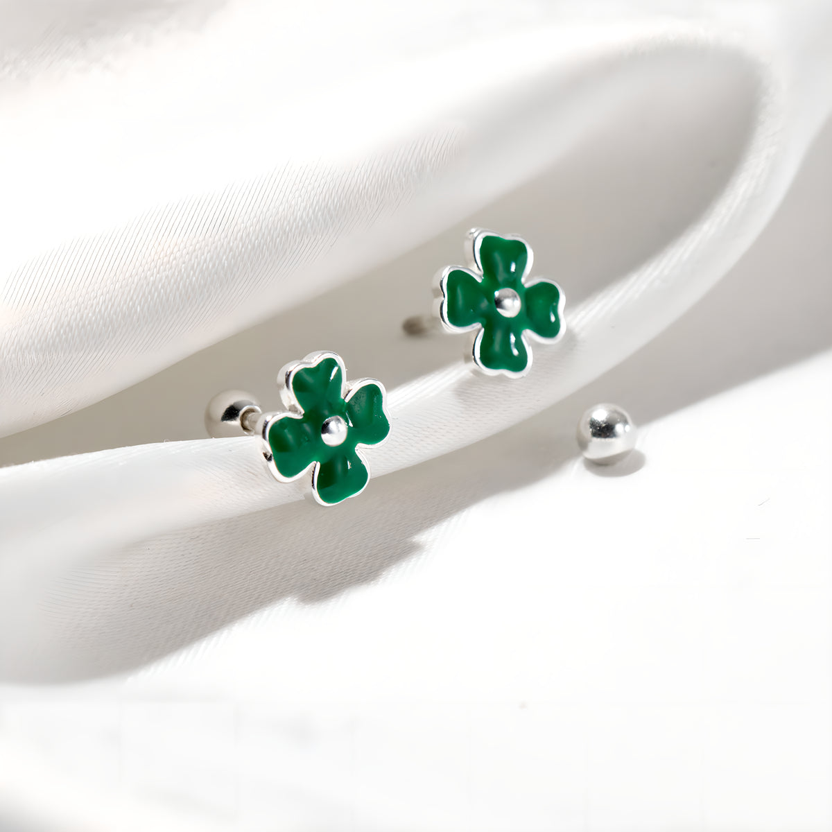 Green Four-Leaf Clover Screw Back Stud Earrings in S925 Sterling Silver