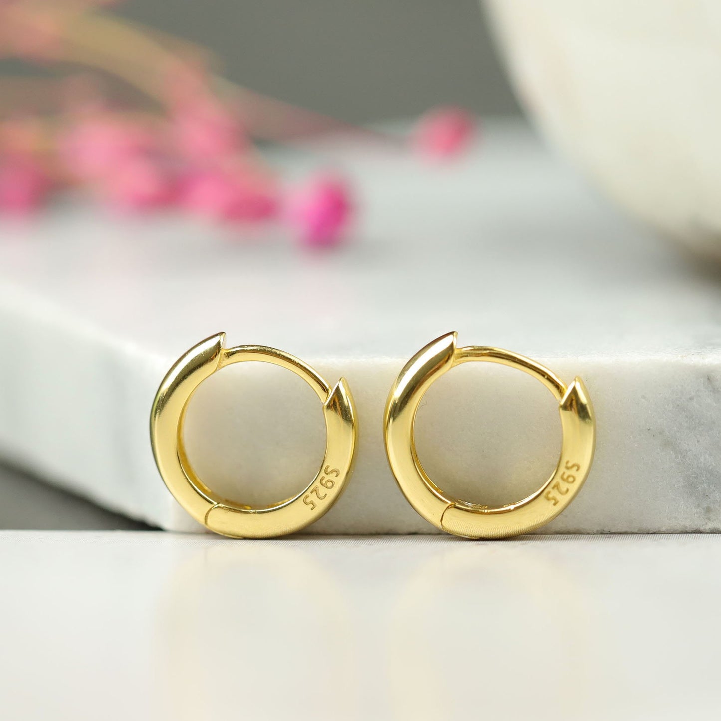 Lightweight Round Hoop Earrings