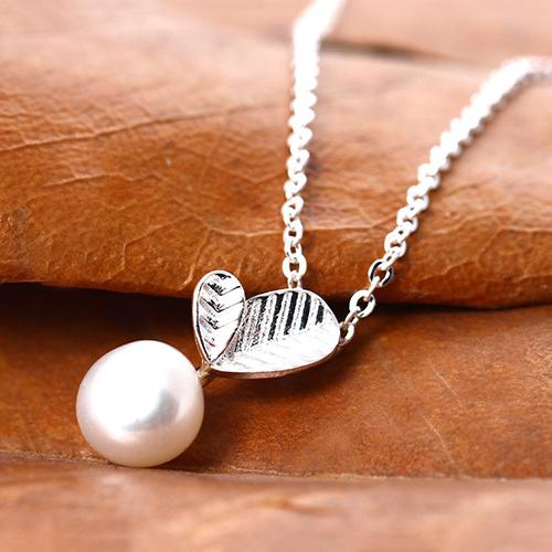 Silver Favorite Pearl Leaves Necklace