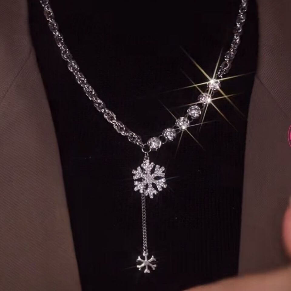 Wmkox8yii Twinkling Necklace Silver Zircon Pendant Women's