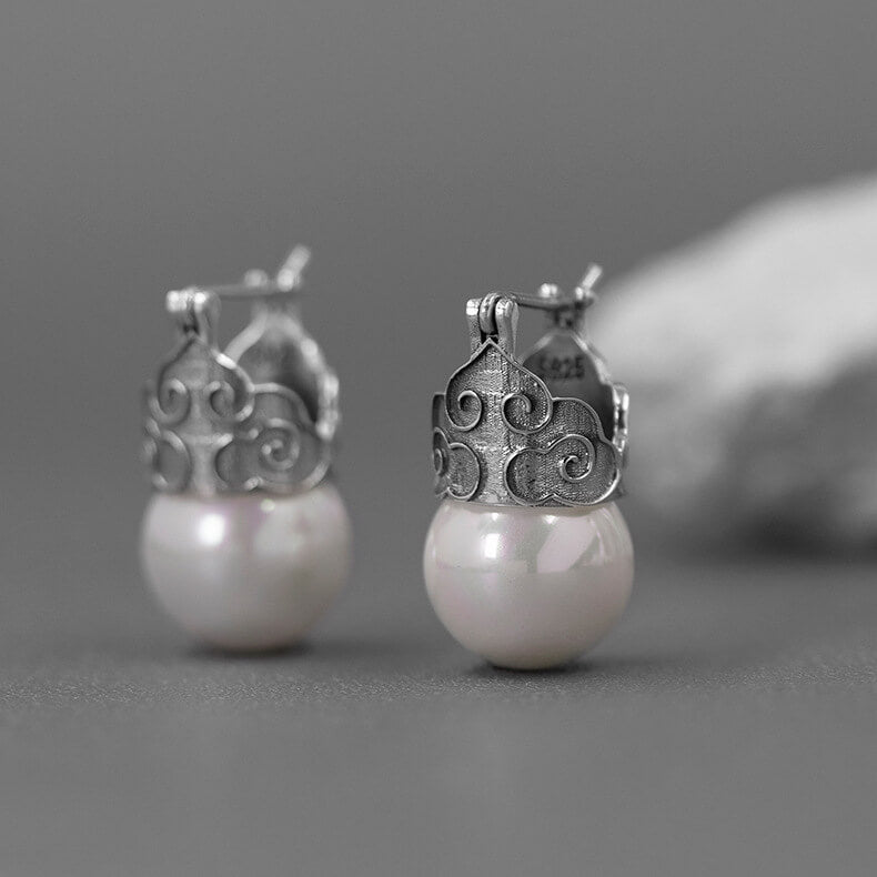 Vintage Clouding Pearl Leverback Earrings