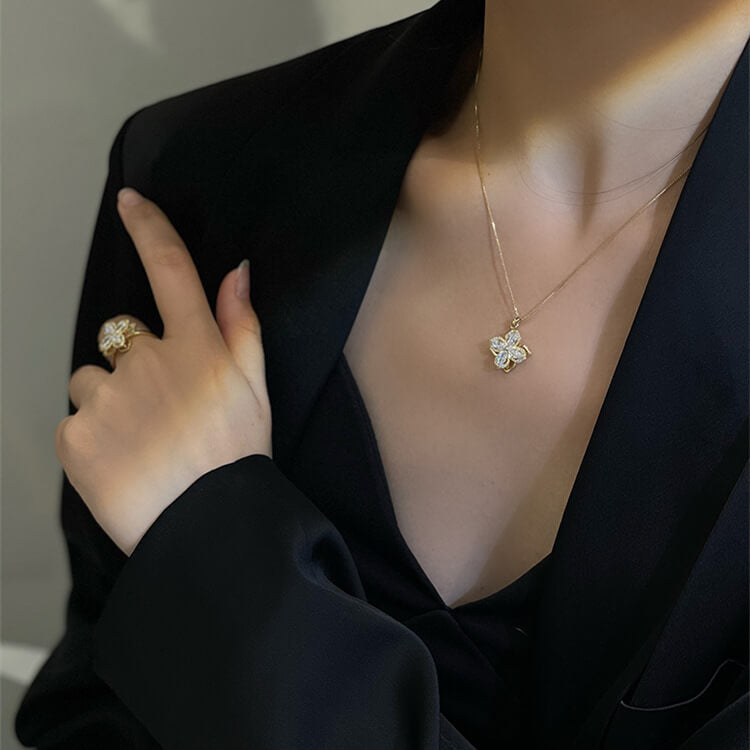 Clover Flower Rotate Necklace