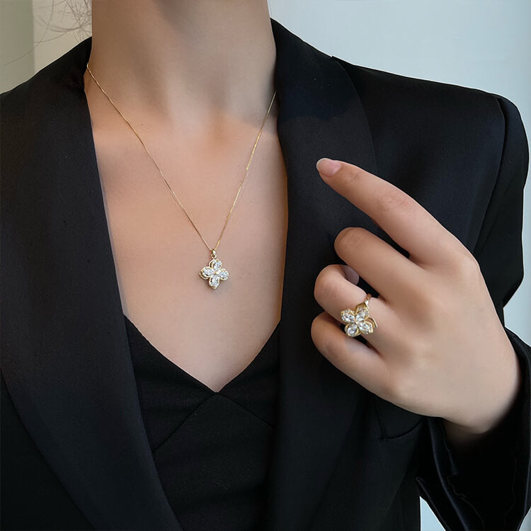 Clover Flower Rotate Necklace