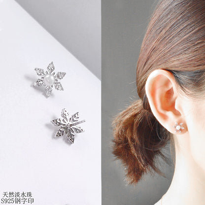 Luxyin Snowflake Sparkle 925 Silver Stud Earrings
