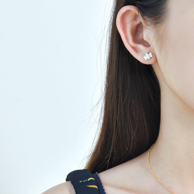 Luxyin Sterling Silver Bee Stud Earrings