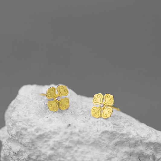 Luxyin Dazzling Bloom Sterling Silver Stud Earrings