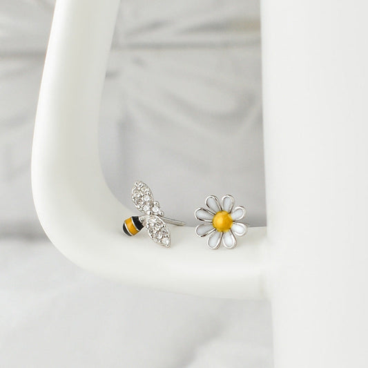 Luxyin 925 Sterling Silver Asymmetrical Bee Daisy CZ Stud Earrings