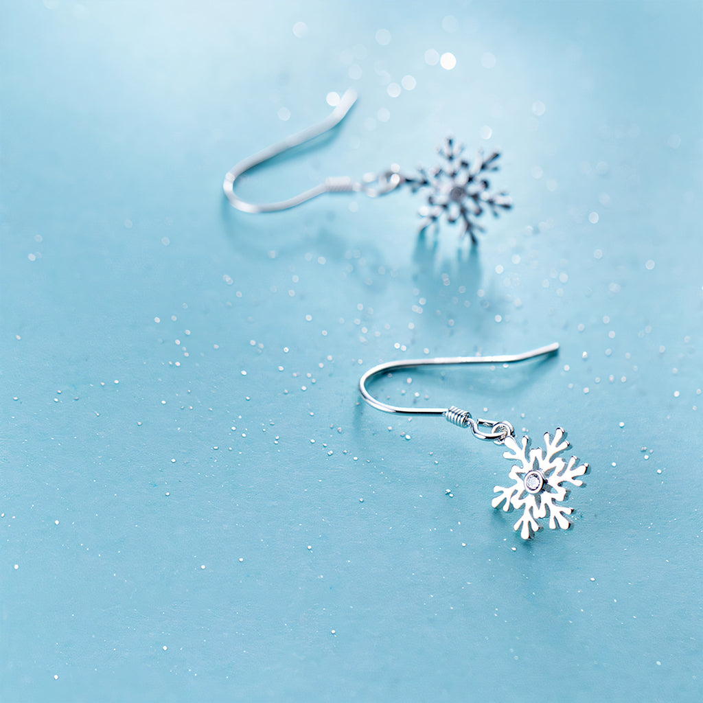 Luxyin Caitlin Snowflake Earrings