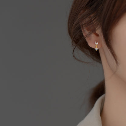 Luxyin S925 Silver Leaf Stud Earrings - Sparkly & Sweet 💎