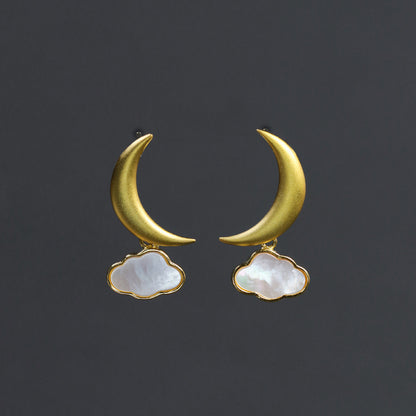 Luxyin Moonlit Whispers: Sterling Silver Crescent Studs