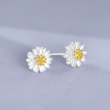 Luxyin Sterling Silver Daisy Stud Earrings 🌼