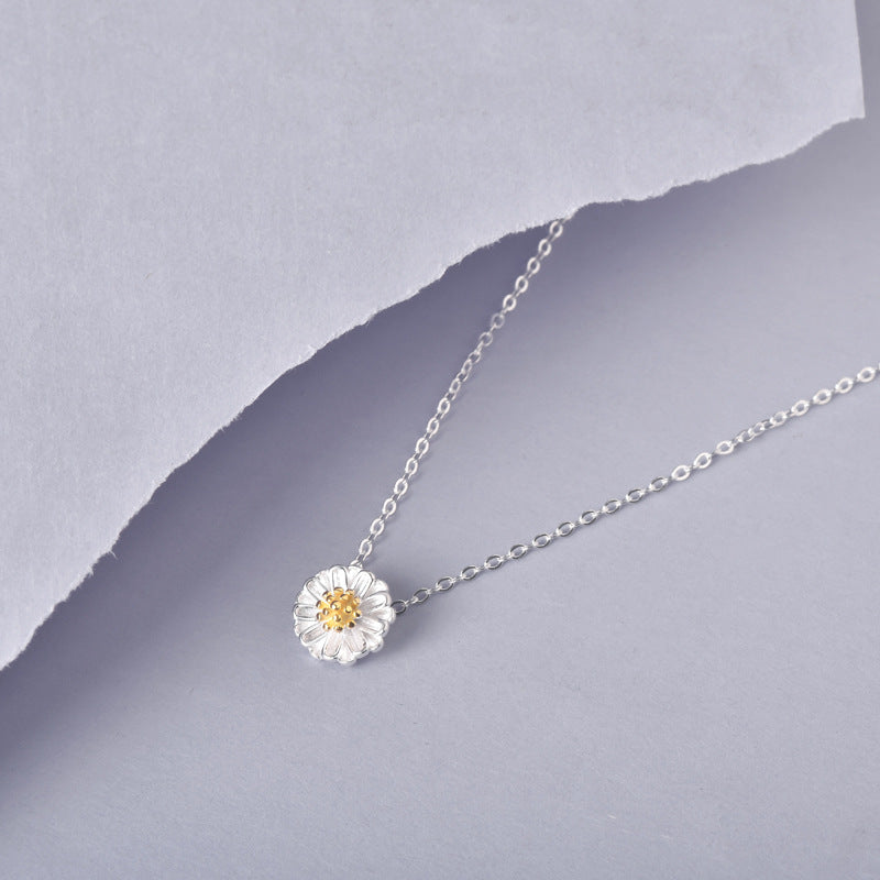 Luxyin Daisy Delight: 925 Silver Floral Necklace