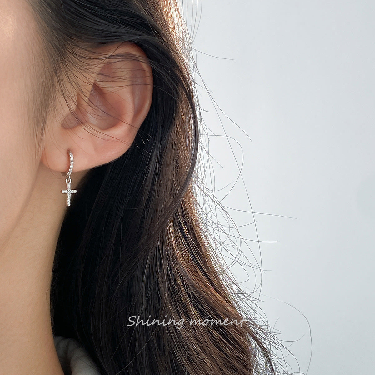 Luxyin Whimsical Cross Ear Cuff