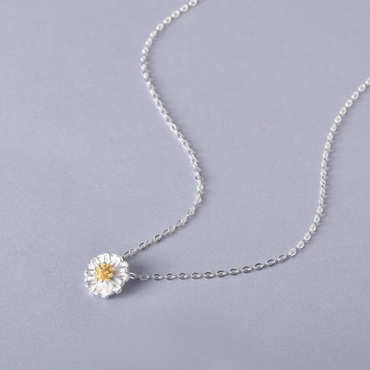 Luxyin Daisy Delight: 925 Silver Floral Necklace