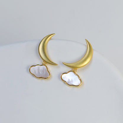 Luxyin Moonlit Whispers: Sterling Silver Crescent Studs