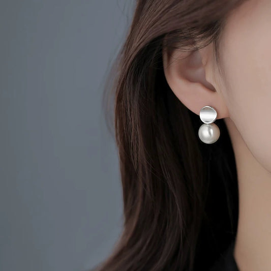 Luxyin S925 Sterling Silver Pearl Curve Stud Earrings
